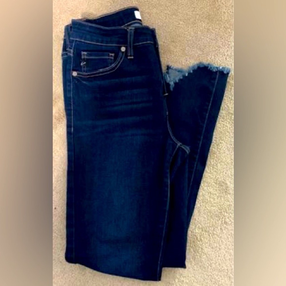 New KanCan jeans never worn $30 each
Darker blue 5/26
Lighter 7/27